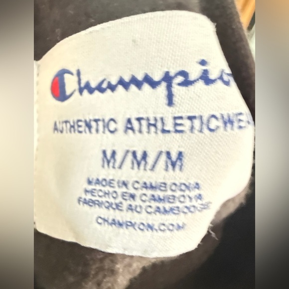 Champion Women’s Sweater - Picture 4 of 4